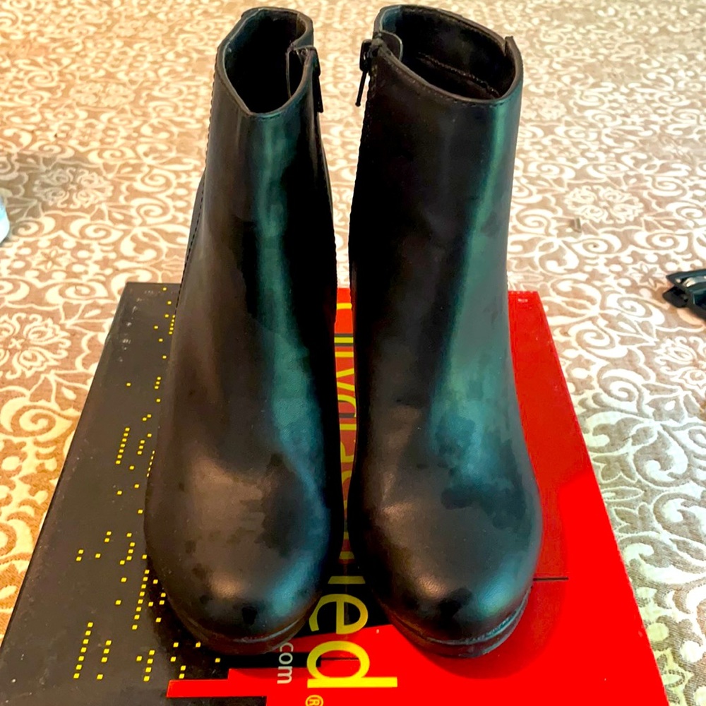 Heeled boots